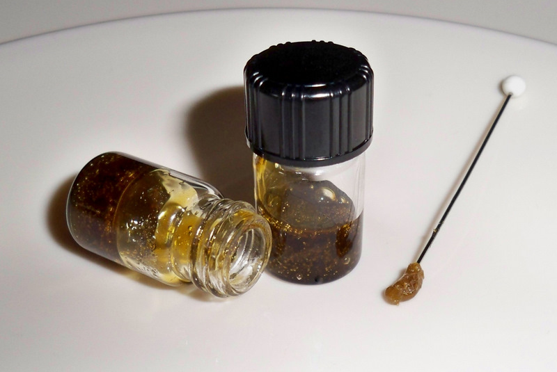 Cannabisöl kaufen (Rick Simpson THC-Öl, RSO) & Haschöl herstellen 14 cannabisöl im fläschchen