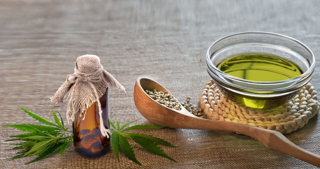 cbd öl mit löffel