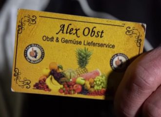 Klaas gibt sich als Koks-Taxi Fahrer aus und verteilt stattdessen Obst