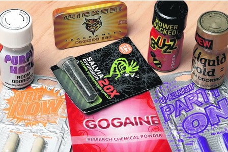 Legal Highs kaufen & in den besten Shops bestellen – Preisvergleich 40 legal highs auf dem tisch