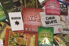 Legal Highs Shop Deutschland 3 Räuchermischungen in ihren verschiedenen Sorten.